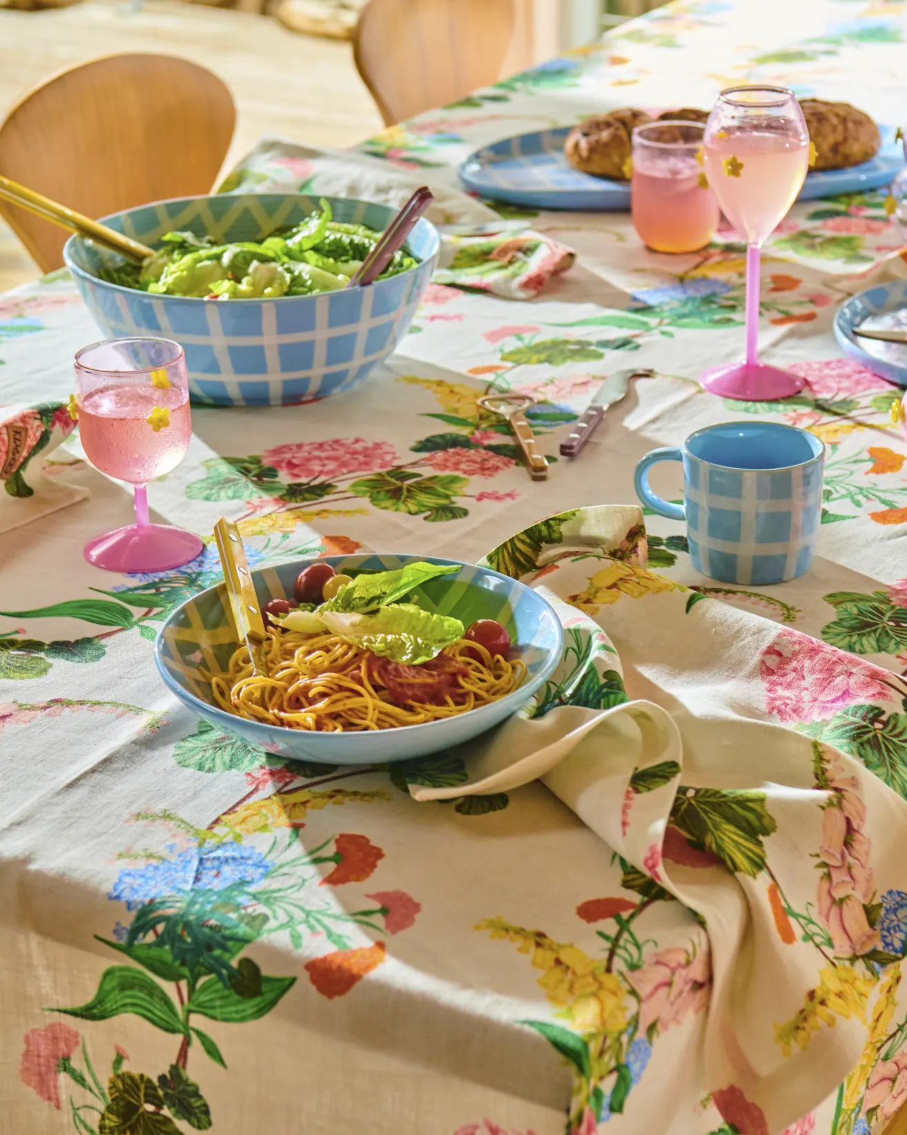 Bouquet Beauty Linen Tablecloth