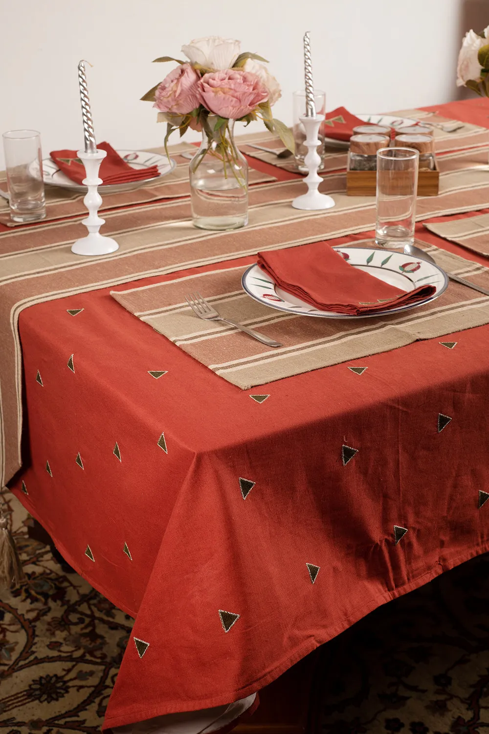 Geometric Motifs Table Linen (Pack of 14 Pieces | 6 Seater)