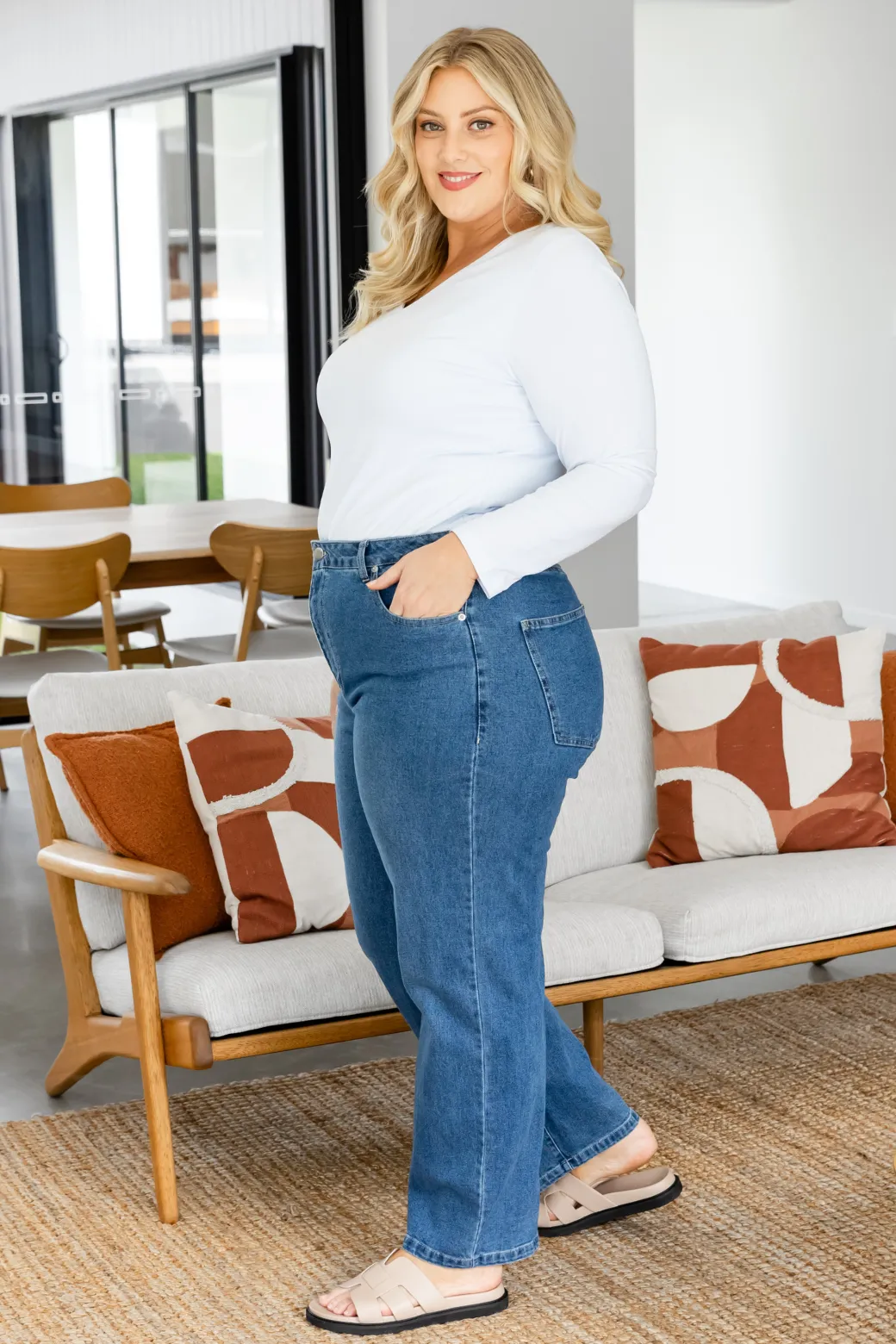 Gisele Hourglass Jeans Mid Blue Wash