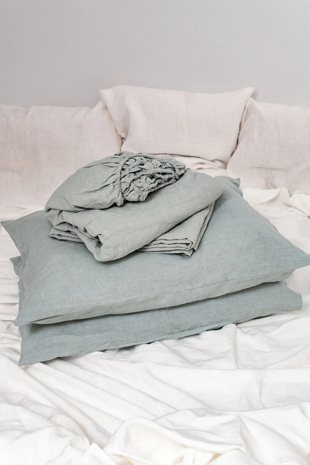 Linen sheets set in Sage Green by AmourLinen