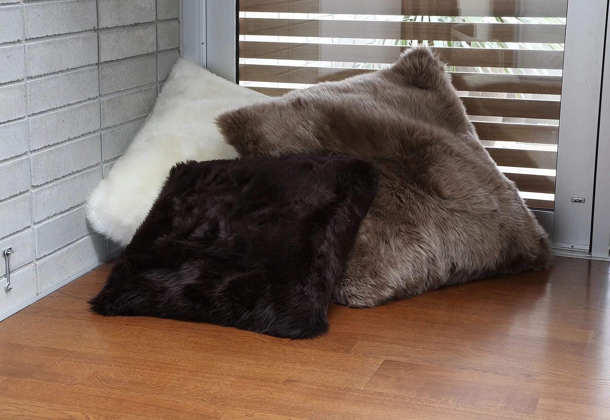 Long Wool Cushion