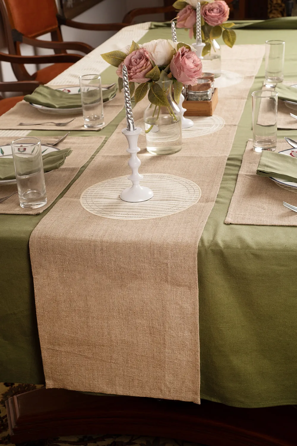 Pastiche table Linen (Pack of 14 Pieces | 6 Seater)