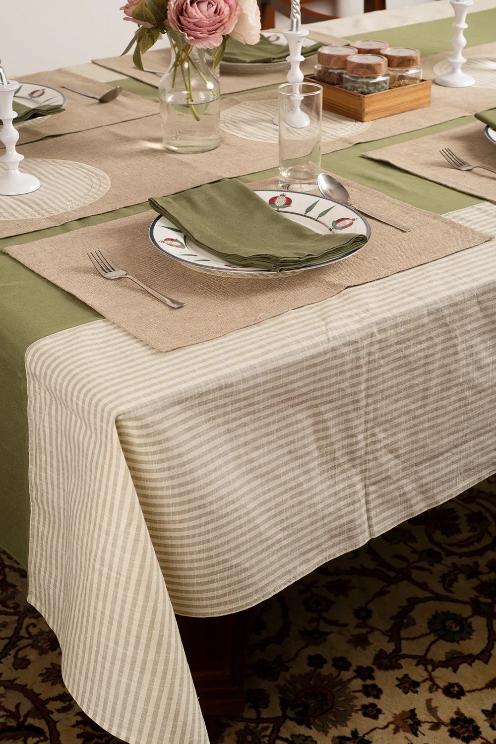 Pastiche table Linen (Pack of 14 Pieces | 6 Seater)